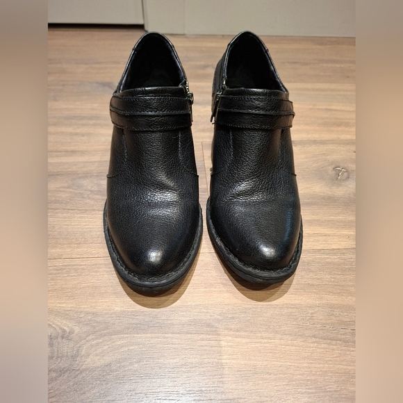 Born Women's Black Leather Western/Moto-inspired Ankle Boots (Size 9/EU 40.5) - Picture 2 of 11